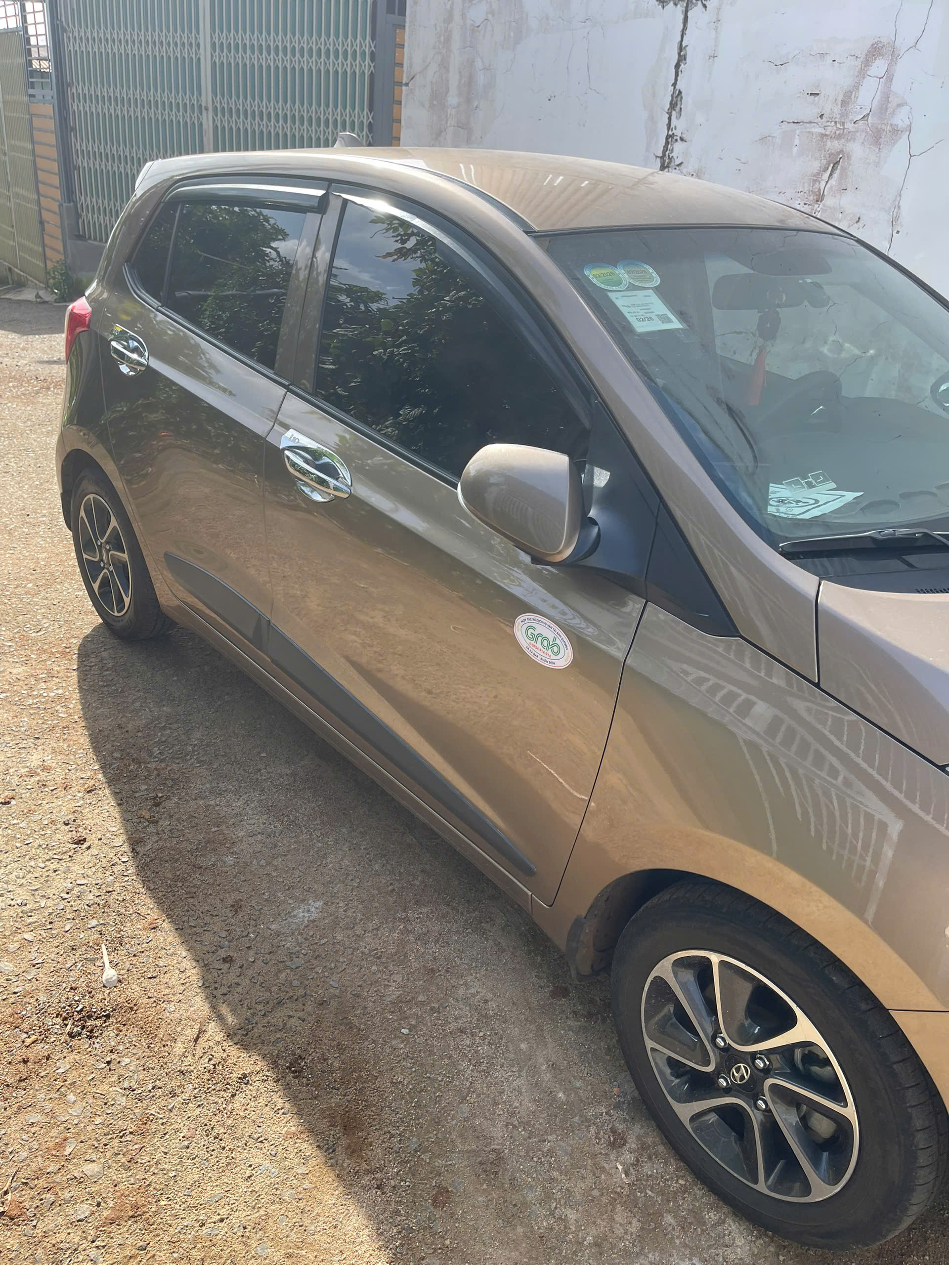 Góc Nhìn Bên Hông